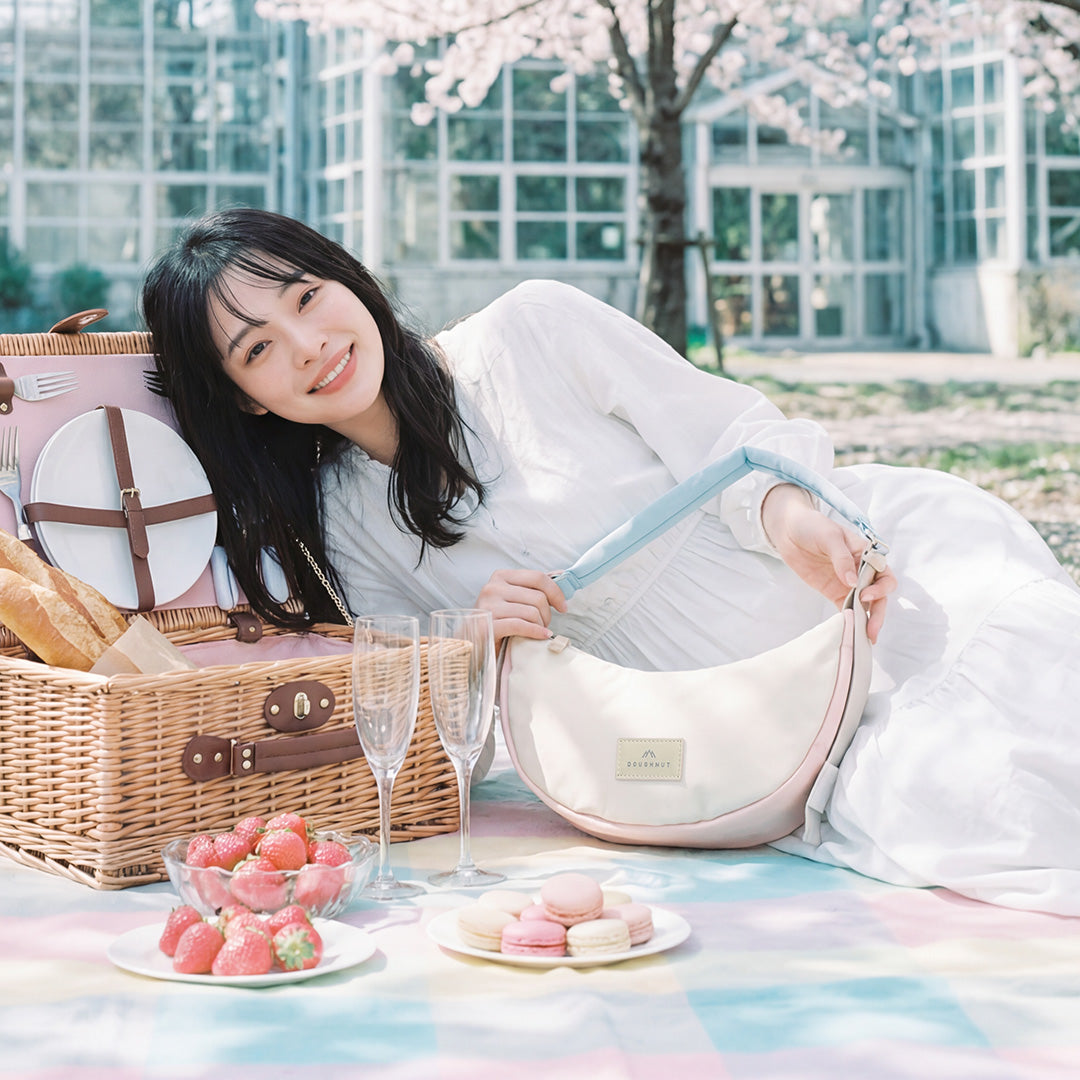 Eclair Crossbody Bag