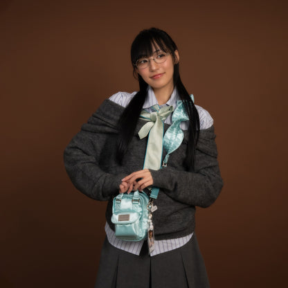 girl-itude_series_official_model_shot_202503_004_D226GT-000188-F